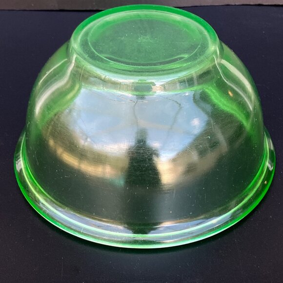 Hazel Atlas Green Uranium Glass 7 inch Rolled Lip Mixing Bowl - Picture 3 of 12